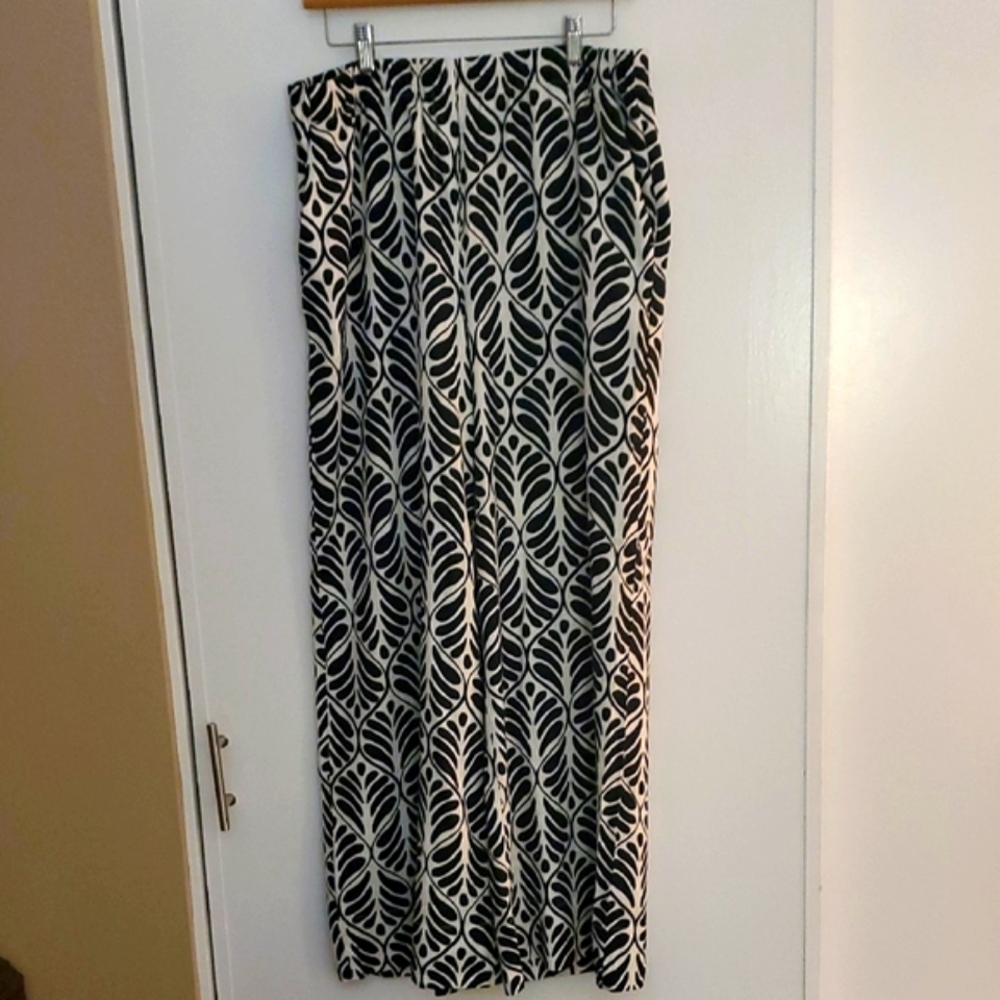 H&M Black and White Leaf Print Maxi Pants